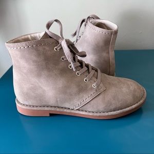 American Eagle Lace Up Boots- size 8